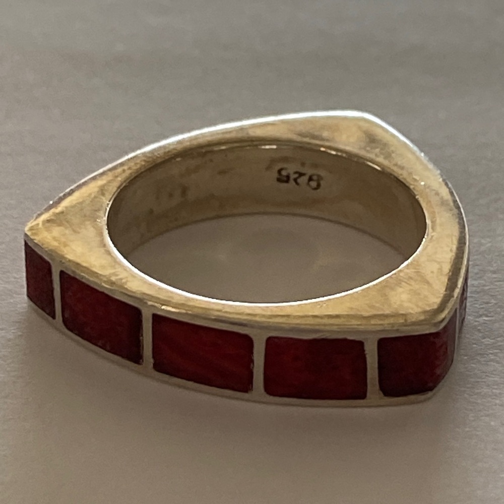 Red turquoise Vintage geometric Silver Ring with Red Accents stamped 925 - Picture 5 of 6